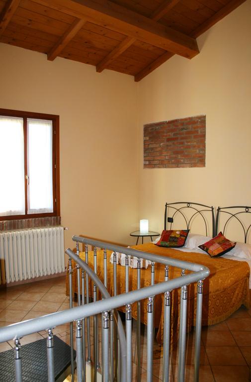 בית הארחה Ostiglia 	Agriturismo Corte Ponte Dei Tedeschi חדר תמונה