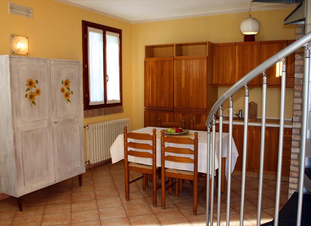 בית הארחה Ostiglia 	Agriturismo Corte Ponte Dei Tedeschi חדר תמונה